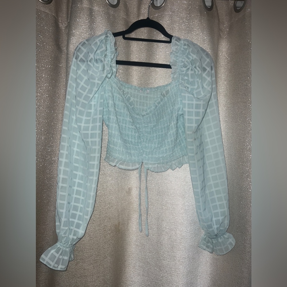 Fashionnova blouse size large